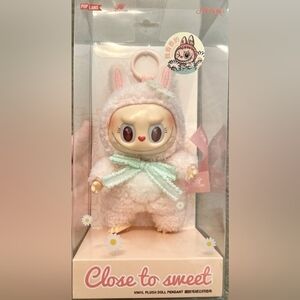 Labubu Close To Sweet - POP LAND Exclusive - BRAND NEW - Plush Doll Pendant